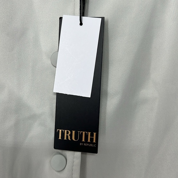 Truth by republic NWT women’s bomber jacket large - Picture 3 of 9